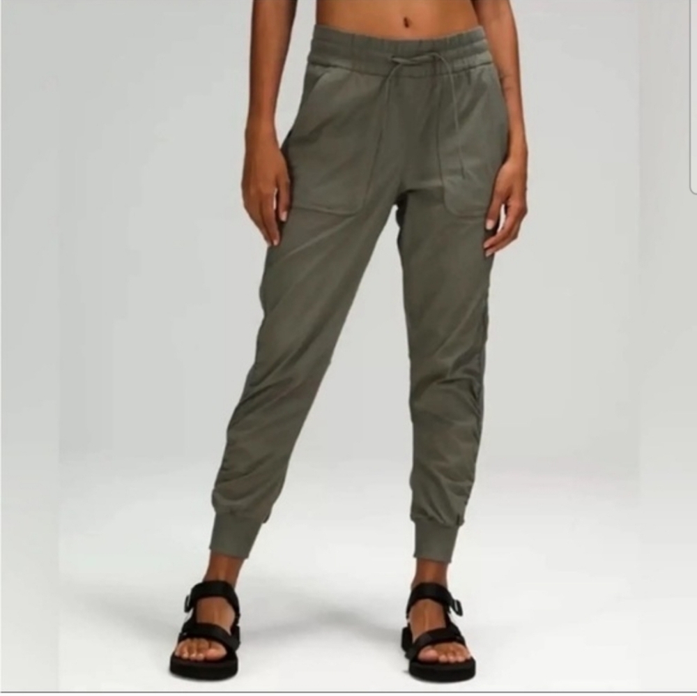 Lululemon☆ Beyond The Studio Jogger